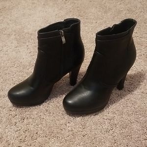 Reneeze | Black booties